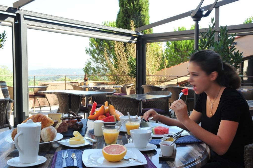 Logis Auberge Restaurant Du Vigneron Cucugnan Quarto foto